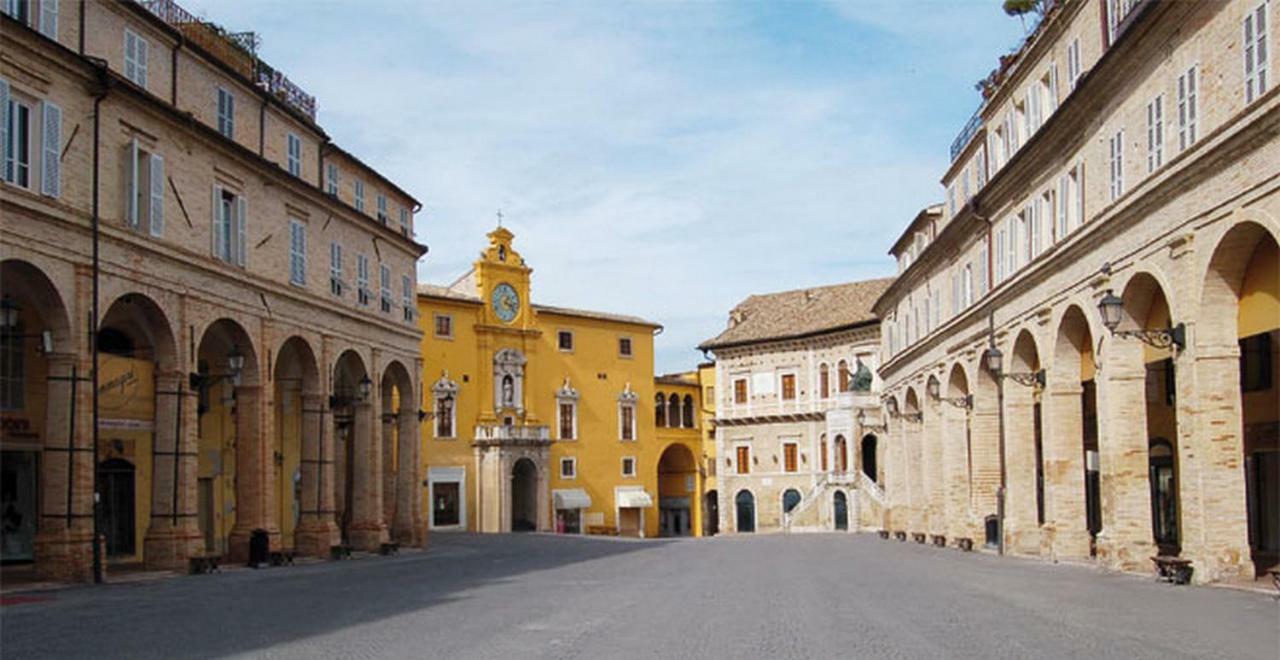 Appartamento A Palazzo Vinci Fermo Exteriér fotografie